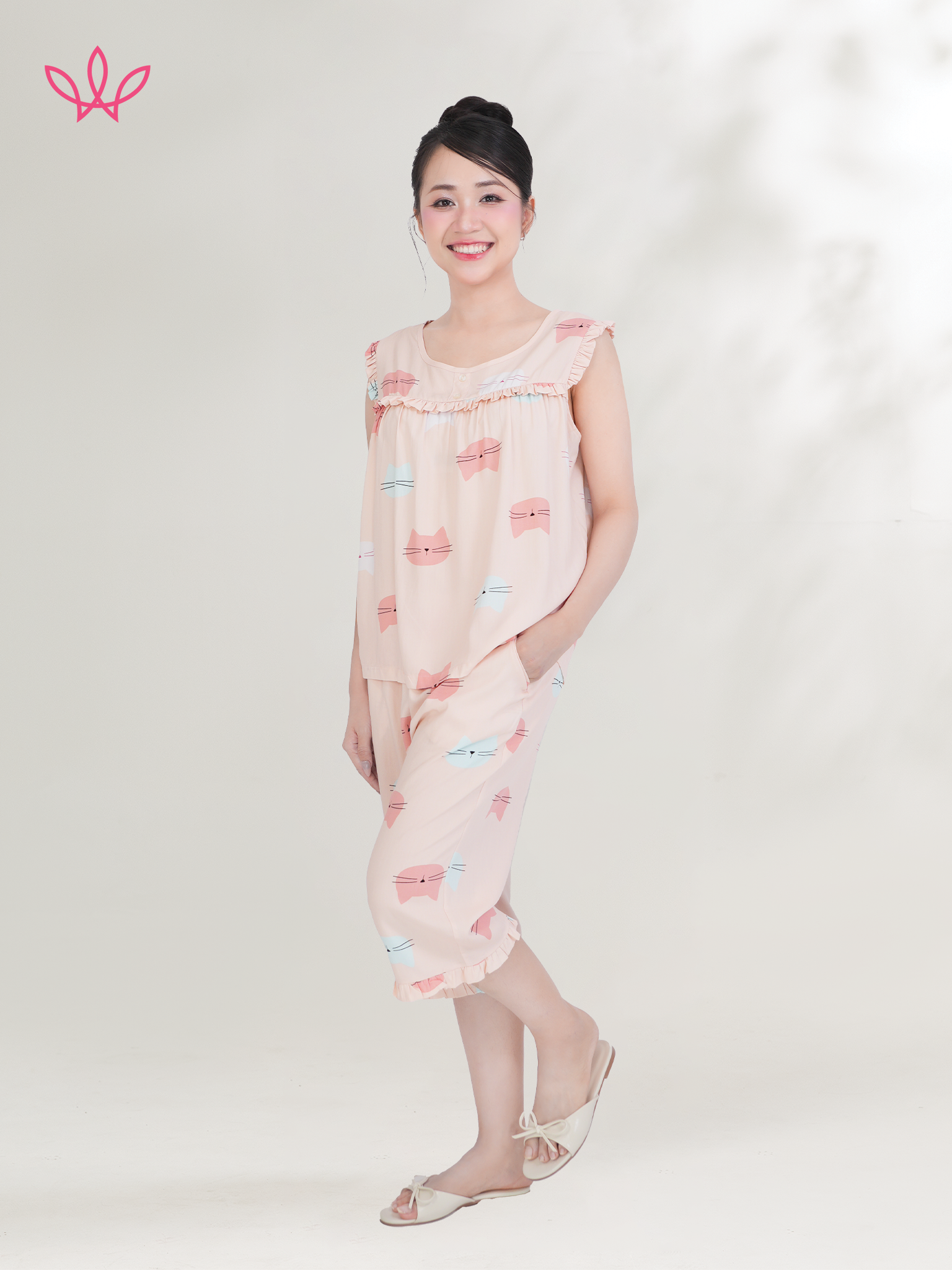 Bộ WONNER BY WINNY tole lanh quần lửng không tay 2MNLA26018L