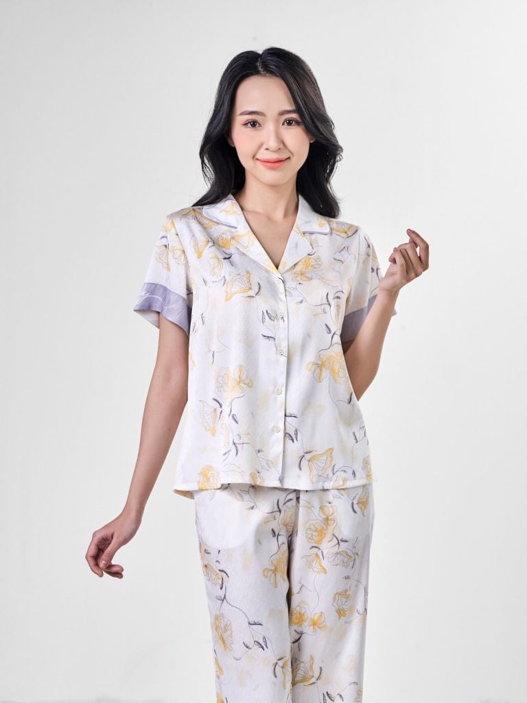 Bộ đồ ngủ Pijama lụa satin quần lửng tay ngắn  -  1MNSA24106N
