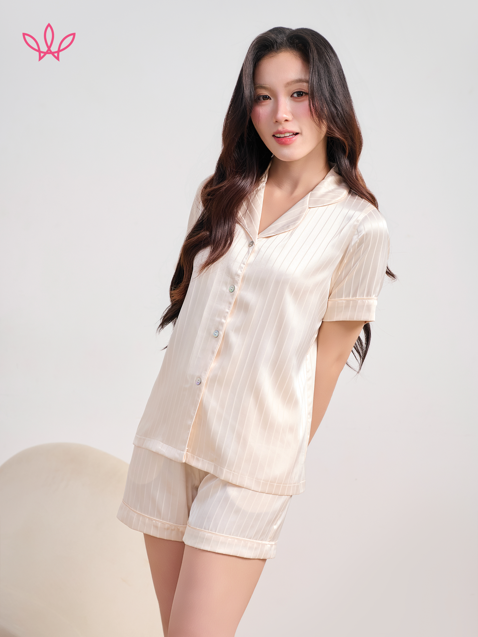 Bộ WINNY sateen pijama quần ngắn tay ngắn 1MNSA26002N