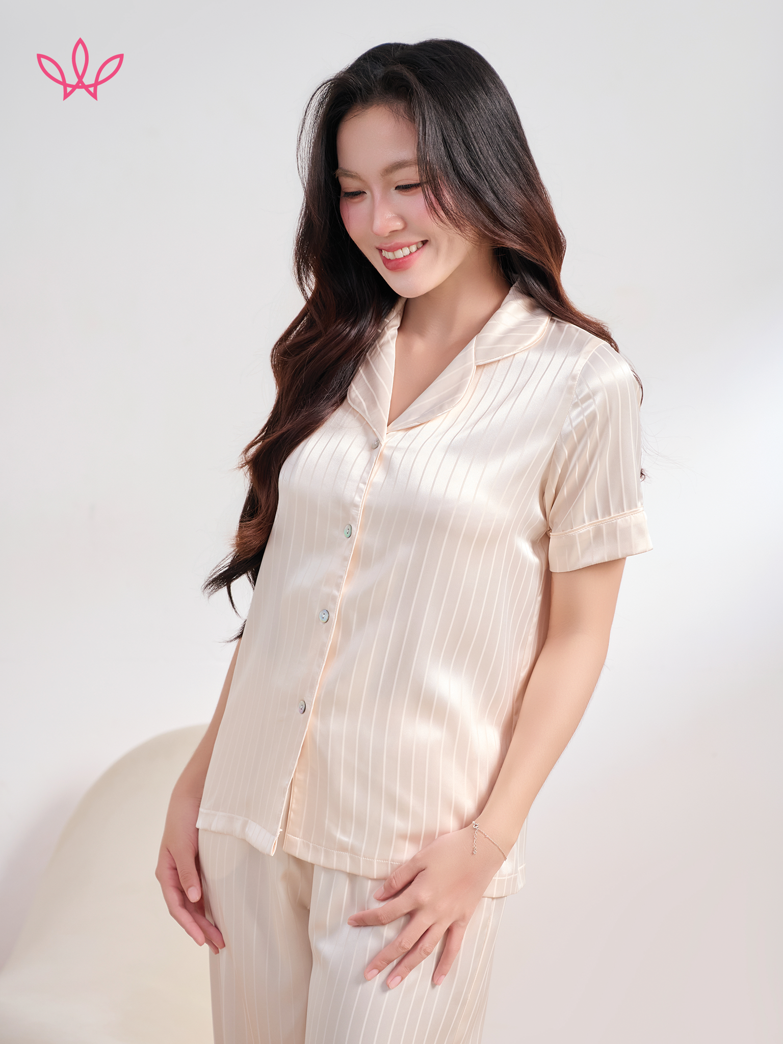 Bộ WINNY sateen pijama quần dài tay ngắn 1MNSA26001D