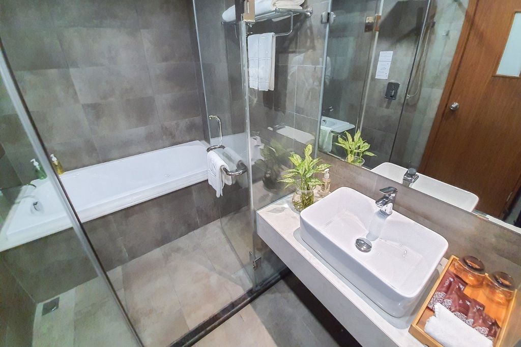  Phòng Luxury (tầng 3-6) 