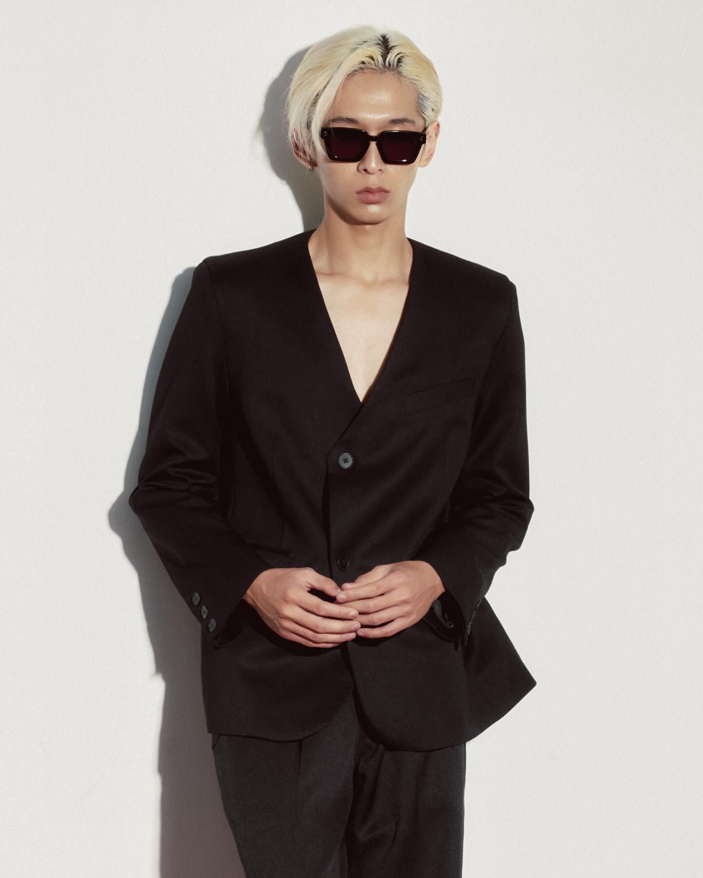  MAVERIK® COLLARLESS BLAZER 