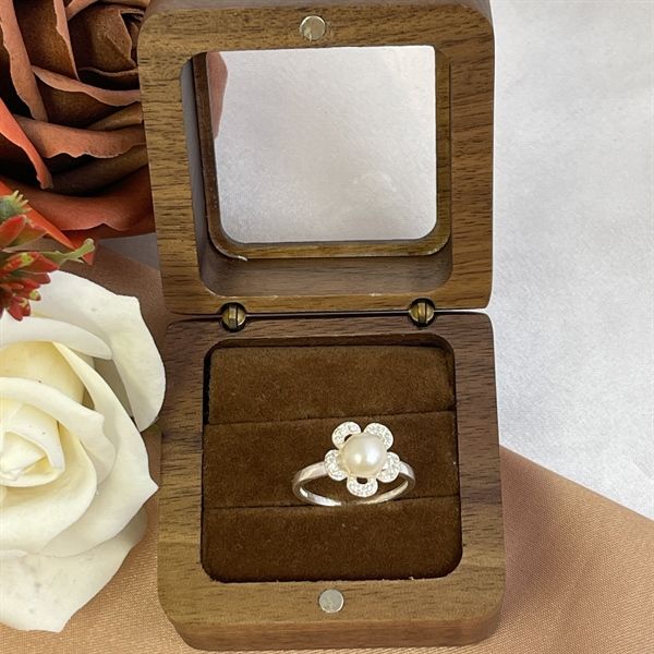  Nhẫn ngọc trai khung bạc kín hình hoa 5 cánh sang trọng có thể phối set cùng thiết kế- Stella Pearl R57503 