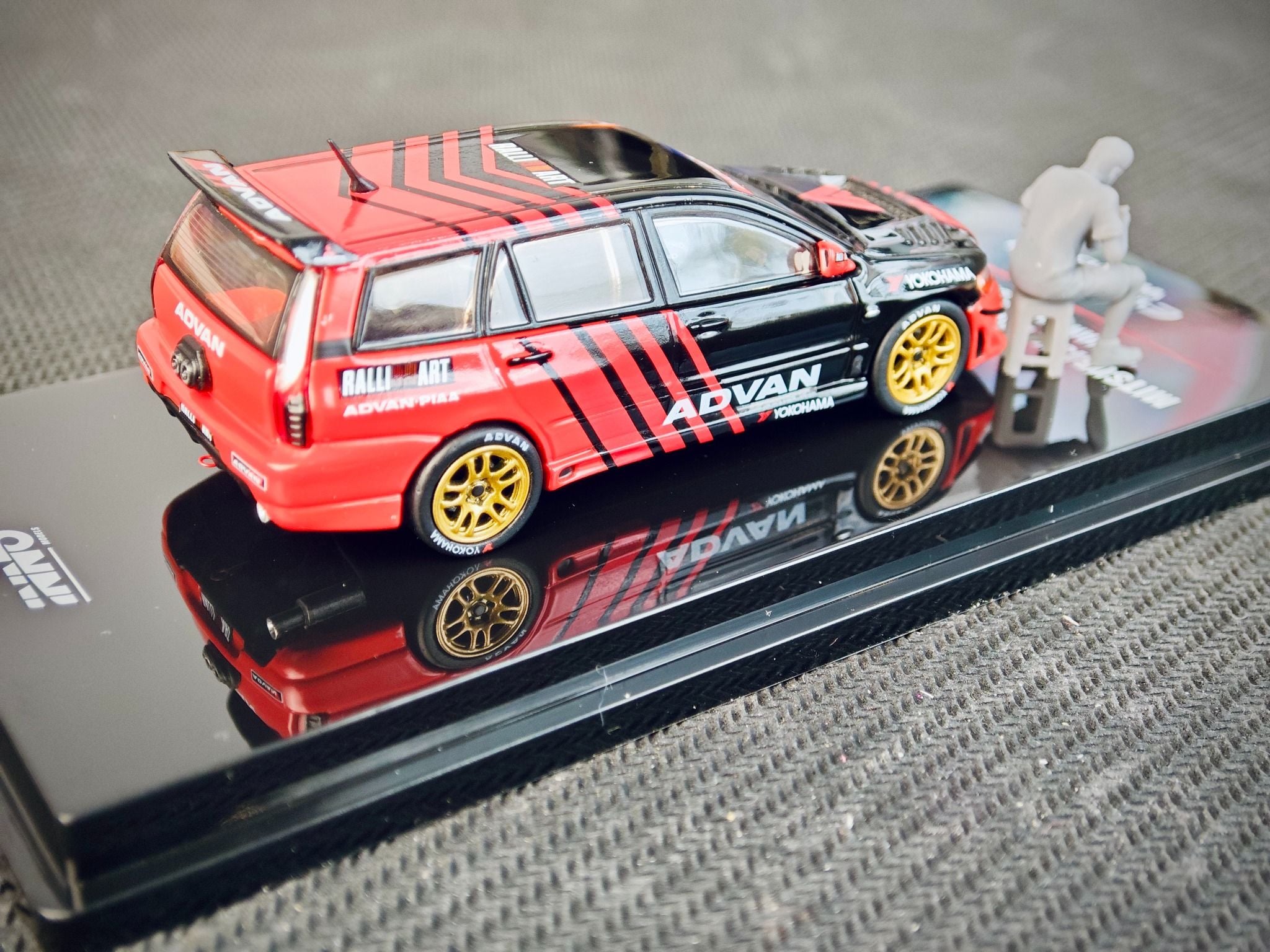 [PASS] [LOOSE] Mitsubishi Evo IX Wagon ADVAN - Inno64 Limited 1:64 ...