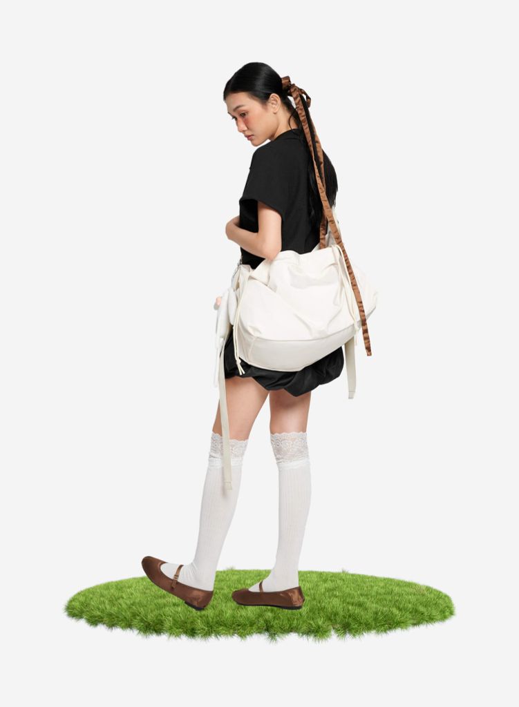 Túi vải đeo chéo dây rút lớn DUMPLING TOTE BAG - TMB 0001 - Màu kem