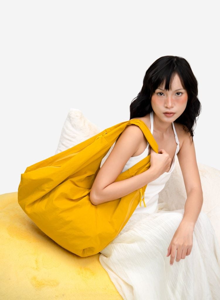 Túi tote size lớn BINDLE TOTE BAG - SHO 0004 - Màu vàng