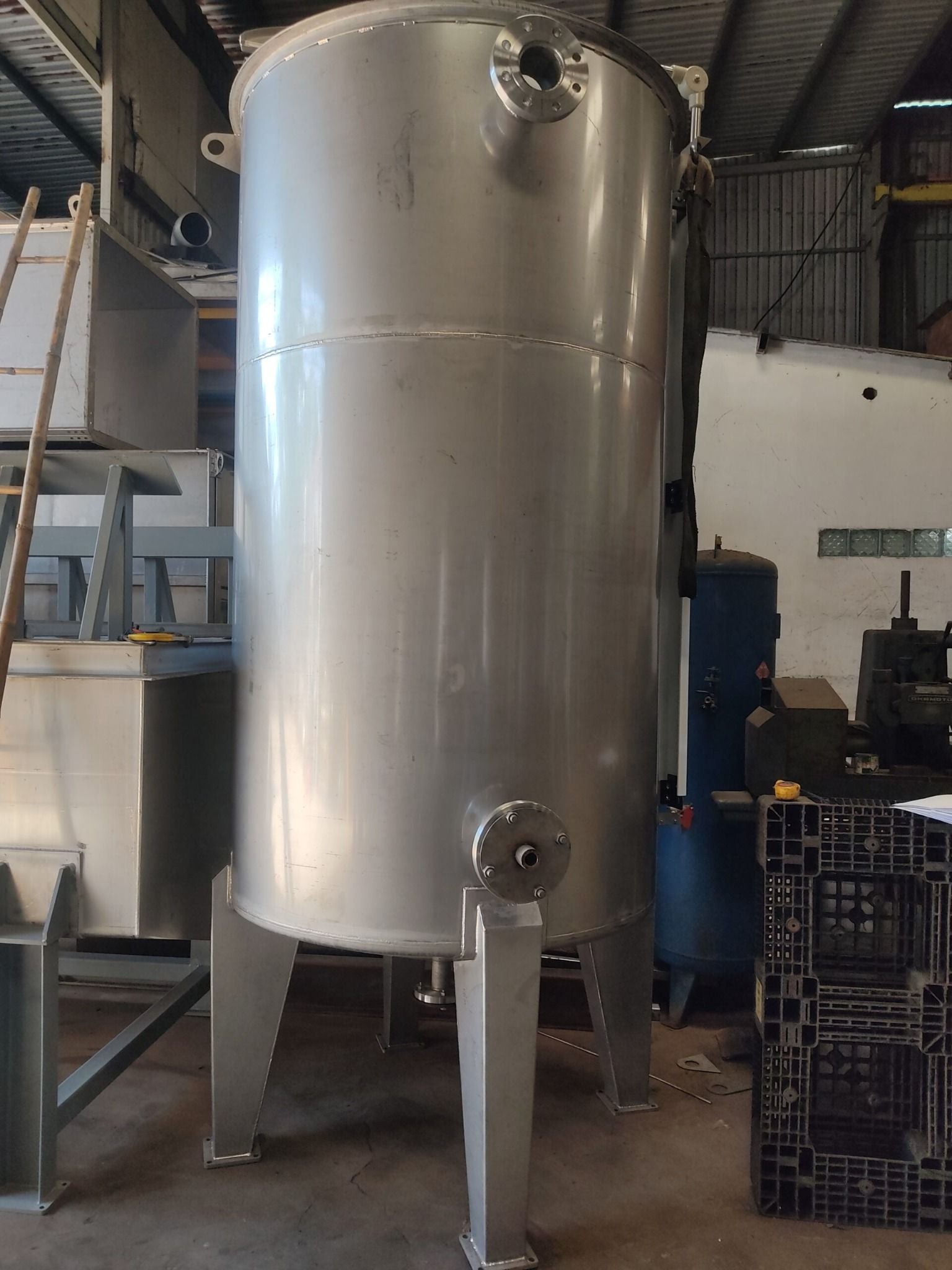 Xe bin chứa thịt, Bồn rửa, Bàn ghế inox