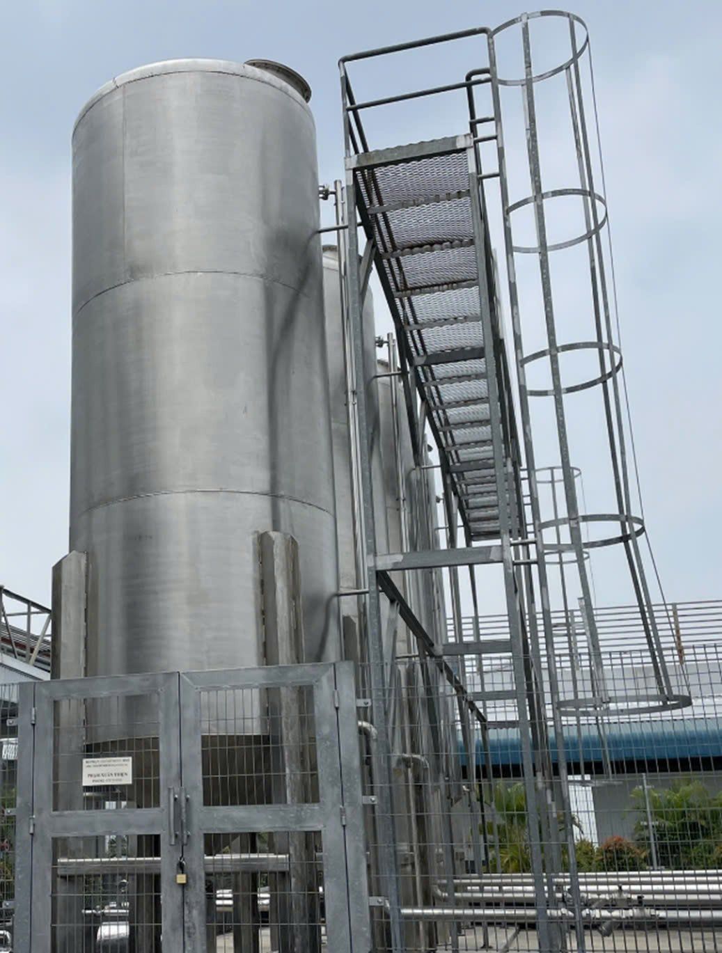 Cung cấp và lắp đặt bồn inox dụng cụ inox