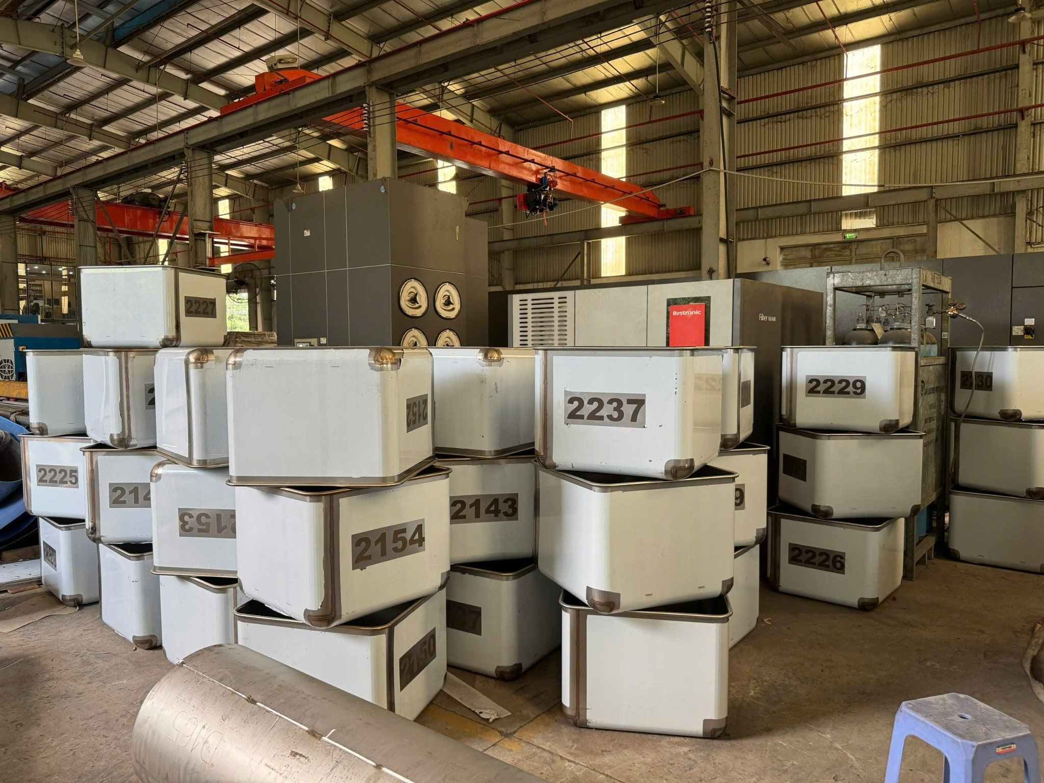 Cung cấp và lắp đặt bồn inox dụng cụ inox