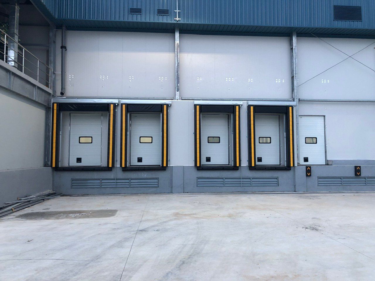 Xây dựng nhà máy giết mổ heo