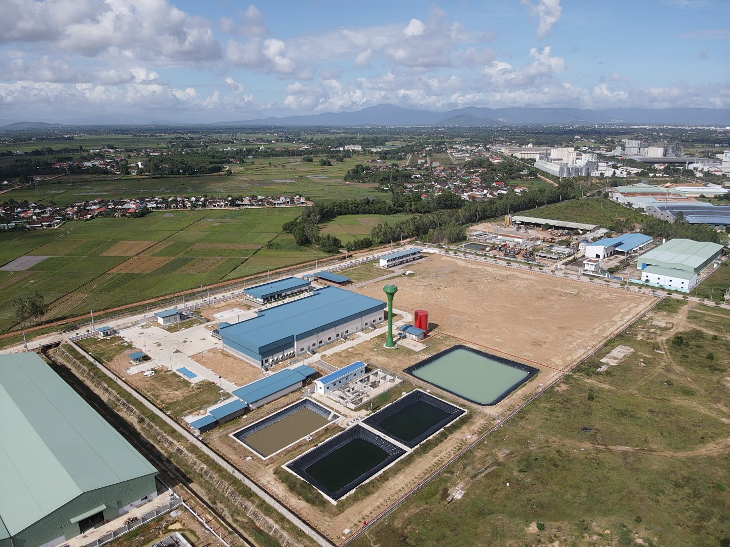 Xây dựng nhà máy giết mổ heo