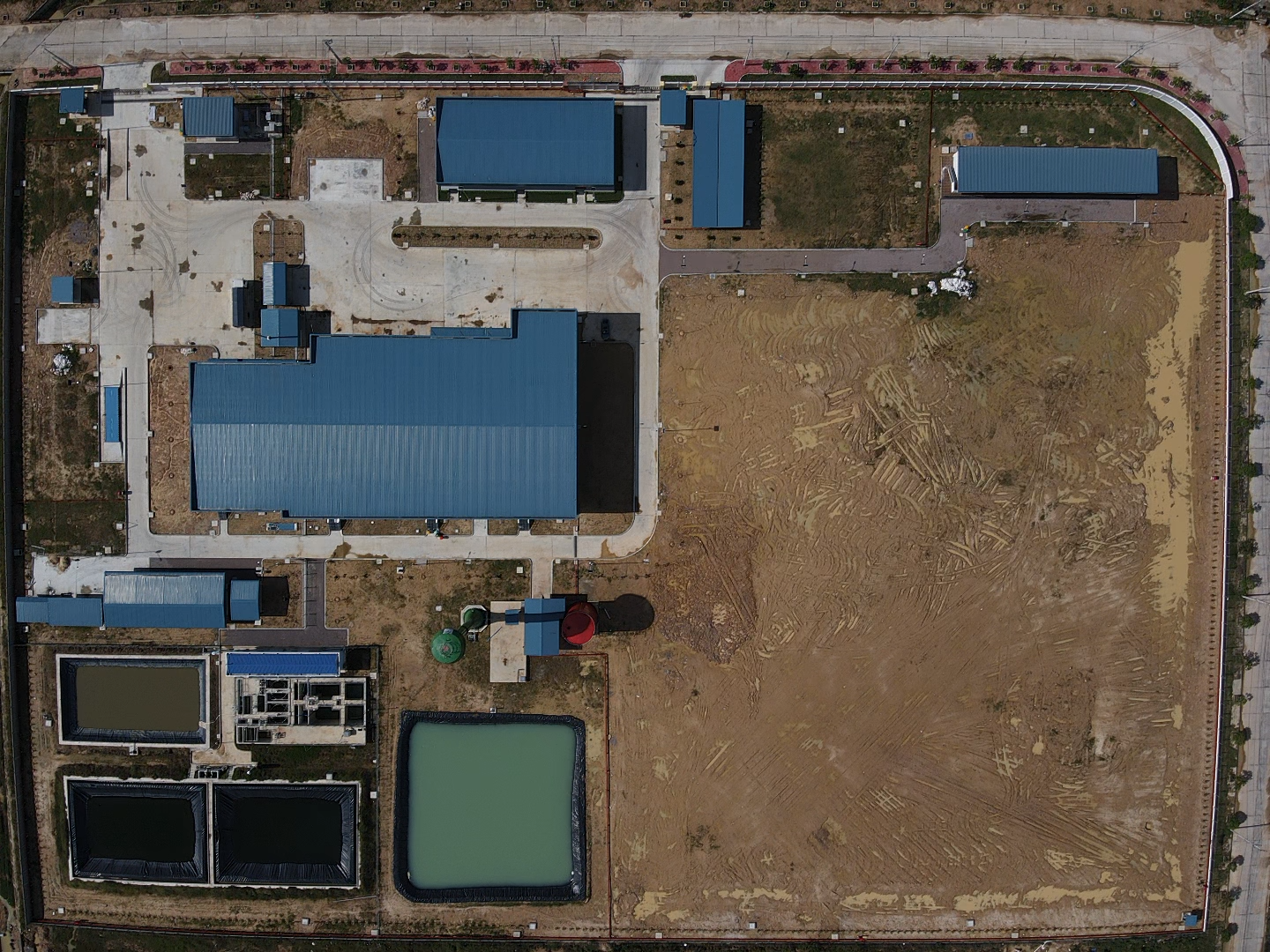 Xây dựng nhà máy giết mổ heo