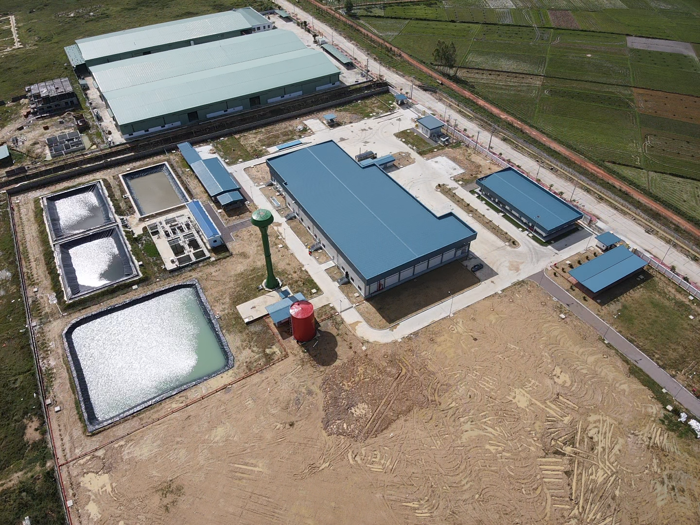 Xây dựng nhà máy giết mổ heo