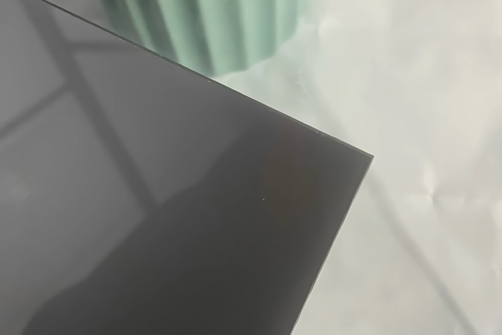  Tấm Polycarbonate Heatcut 