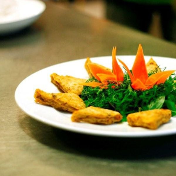  Chả cá thác lác chiên thì là (Fried Snakehead Fish Cakes) 