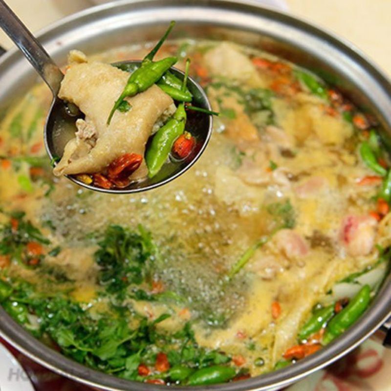  Gà ta Tiềm Ớt Hiểm (Stewed with Spicy Chili) 