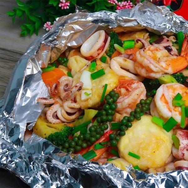  Đậu hũ gói giấy bạc (Special Foil-Baked Tofu) 