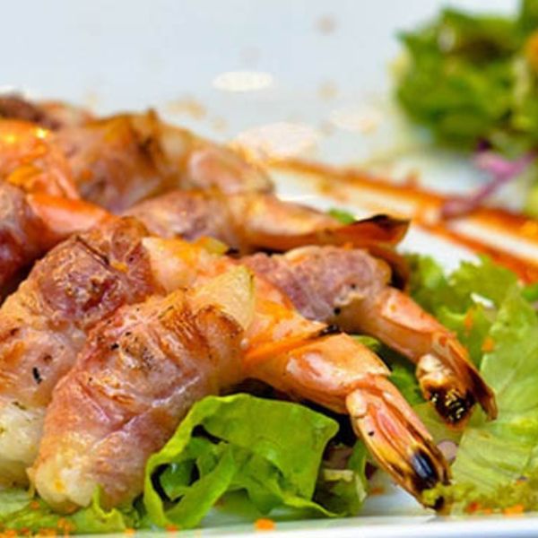  Bò cuộn tôm (Special Beef-Wrapped Shrimp) 
