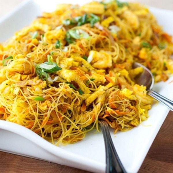  Miến xào Singapore (Singapore-Style Stir-Fried Glass Noodles) 