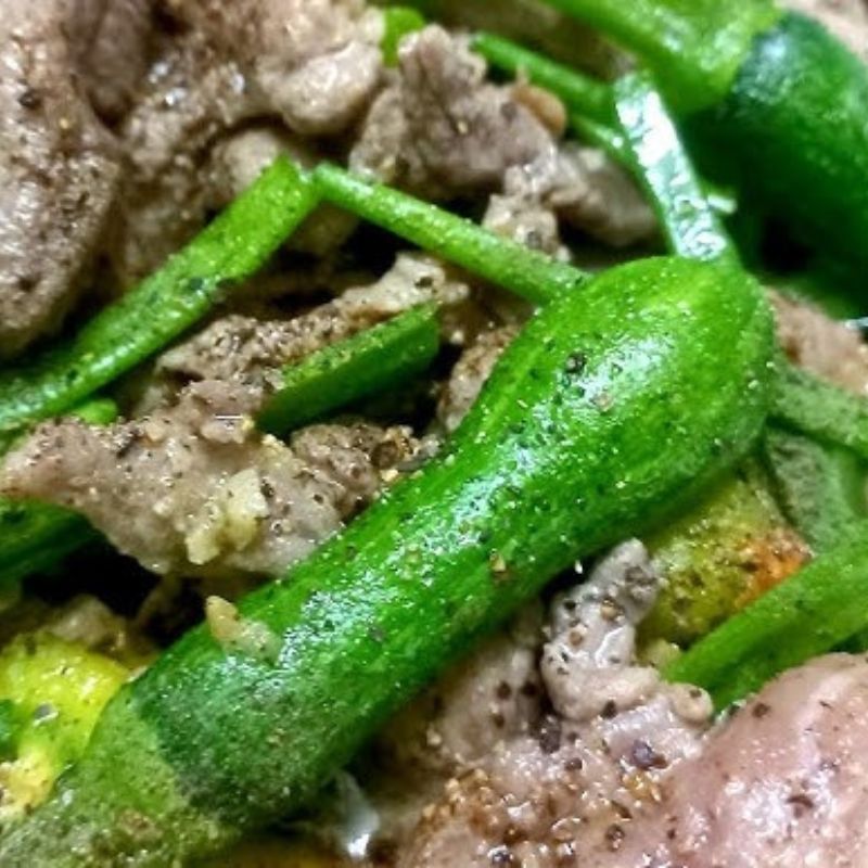  Bí nụ xào bò (Baby Gourd Stir-Fried with Beef) 