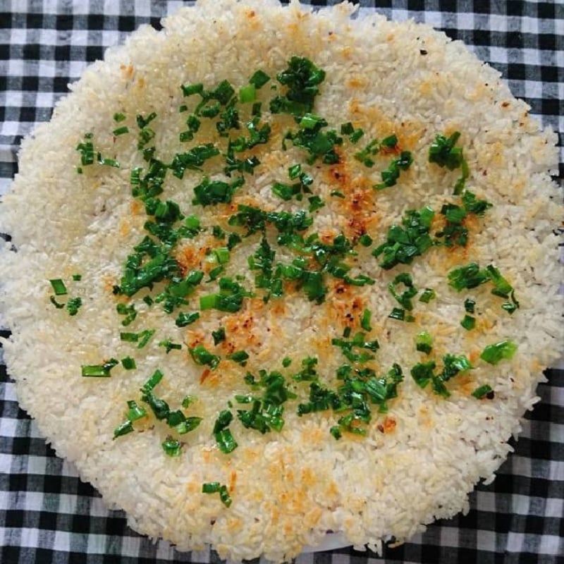  Cơm cháy mỡ hành (Crispy Rice with Scallion Oil) 