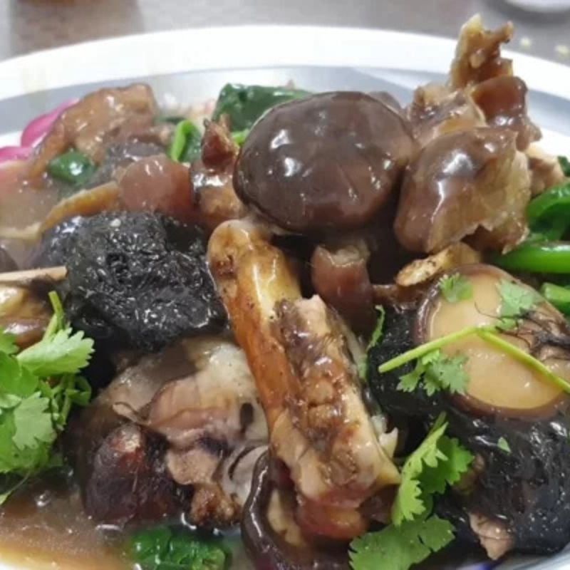  Giò Heo tóc tiên (Pork Shank with Seaweed) 