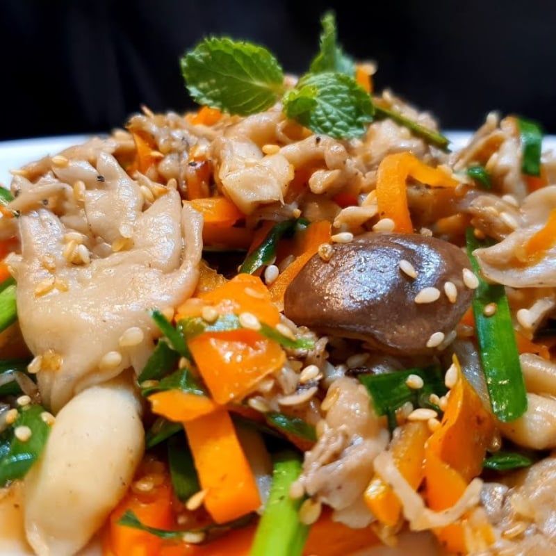  Nấm thập cẩm xào (Mixed Mushrooms Stir-Fried) 