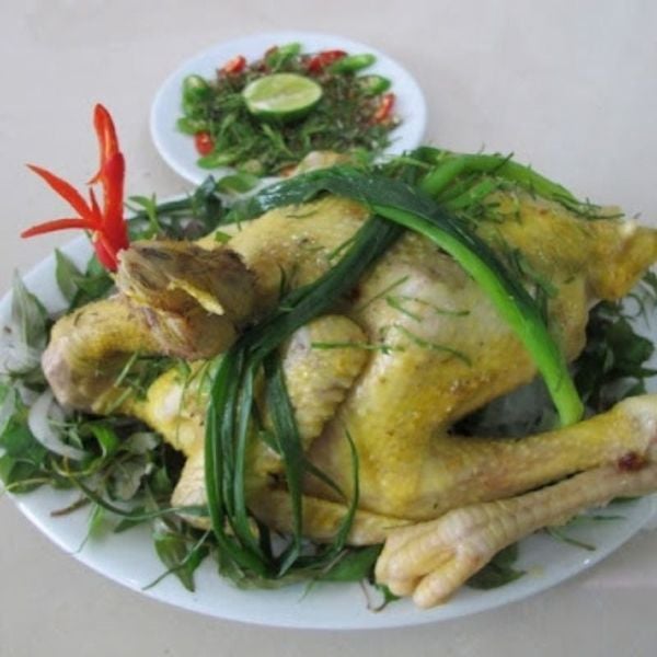  Gà tre Hấp Hành (Steamed with Onions) 