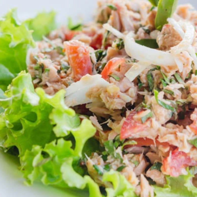  Salad cá ngừ (Tuna Salad) 
