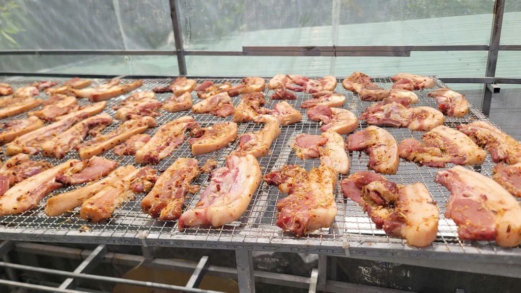 Ba Chỉ 1 Nắng Tặng Kèm Muối Kiến Vàng - 500G