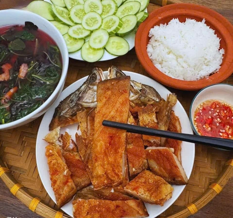 Cá Thát Lát Rút Xương - Con