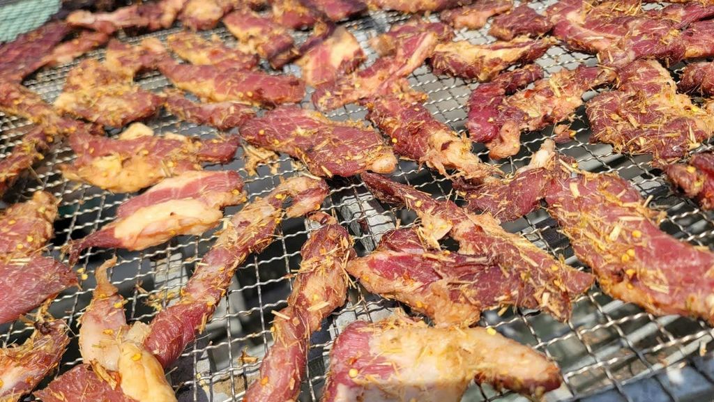 Gầu Bò 1 Nắng Tặng Kèm Muối Kiến Vàng - 1Kg