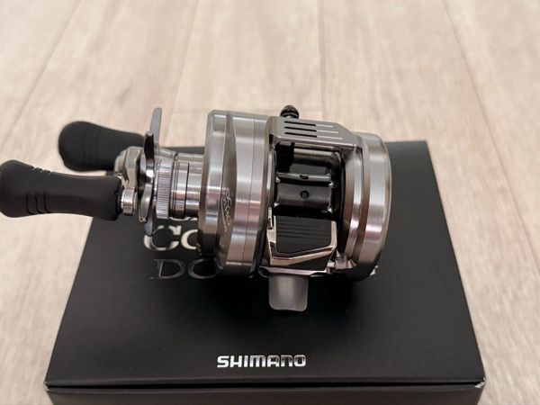 Máy câu SHIMANO CONQUEST DC 201 HG LEFT 2020
