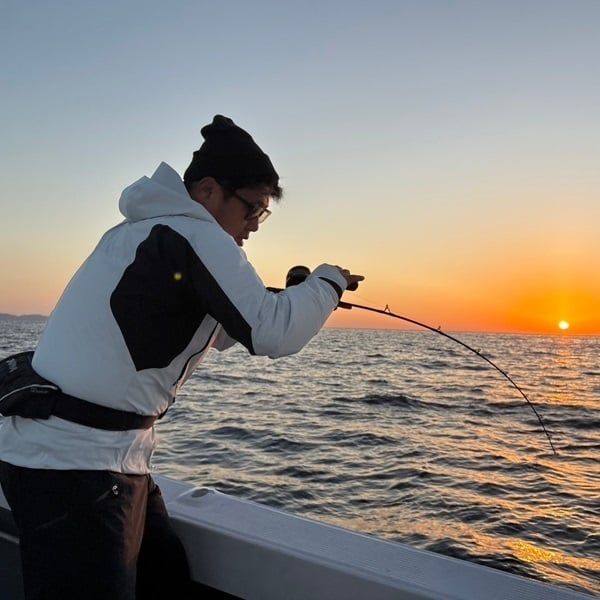 Cần Jig Daiwa SALTIGA J REVLIMIT – Vũ Khí Chinh Phục Cá Khủng Ngoài Khơi 2025