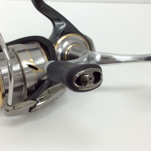 TÌNH TRẠNG D : DAIWA LUVIAS LT2500S-DH ( KHÔNG ĐỔI TRẢ )