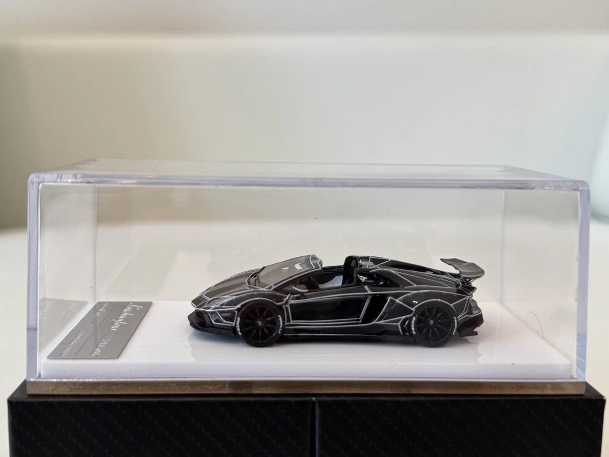  FINE WORKS64 - 1/64 RESIN LAMBORGHINI LP700 ROADSTER LB WIDE-BODY - FW64LA 