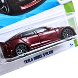  HOT WHEELS BASIC - TESLA MODEL S PLAID MAROON - HYW86 