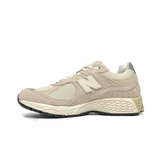  NEW BALANCE 2002R OFF WHITE M2002RCC 