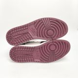  NIKE AIR JORDAN 1 RETRO HIGH OG BORDEAUX 555088-611 