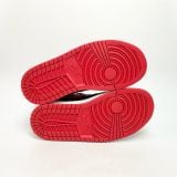  NIKE AIR JORDAN 1 RETRO HIGH OG SATIN BRED FD4810-061 