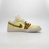  NIKE WMNS AIR JORDAN 1 LOW SNKRS DAY DN6998-700 