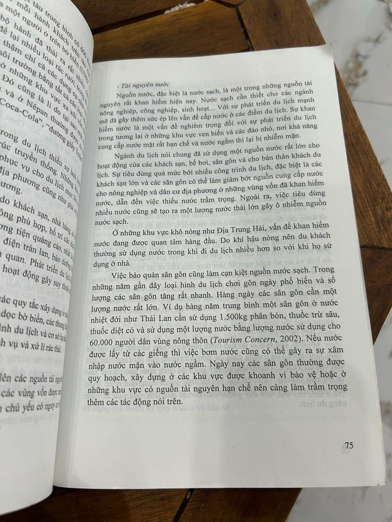 Giáo trình Du lịch & Môi trường – Lê Văn Thắng - Ảnh chụp thực tế