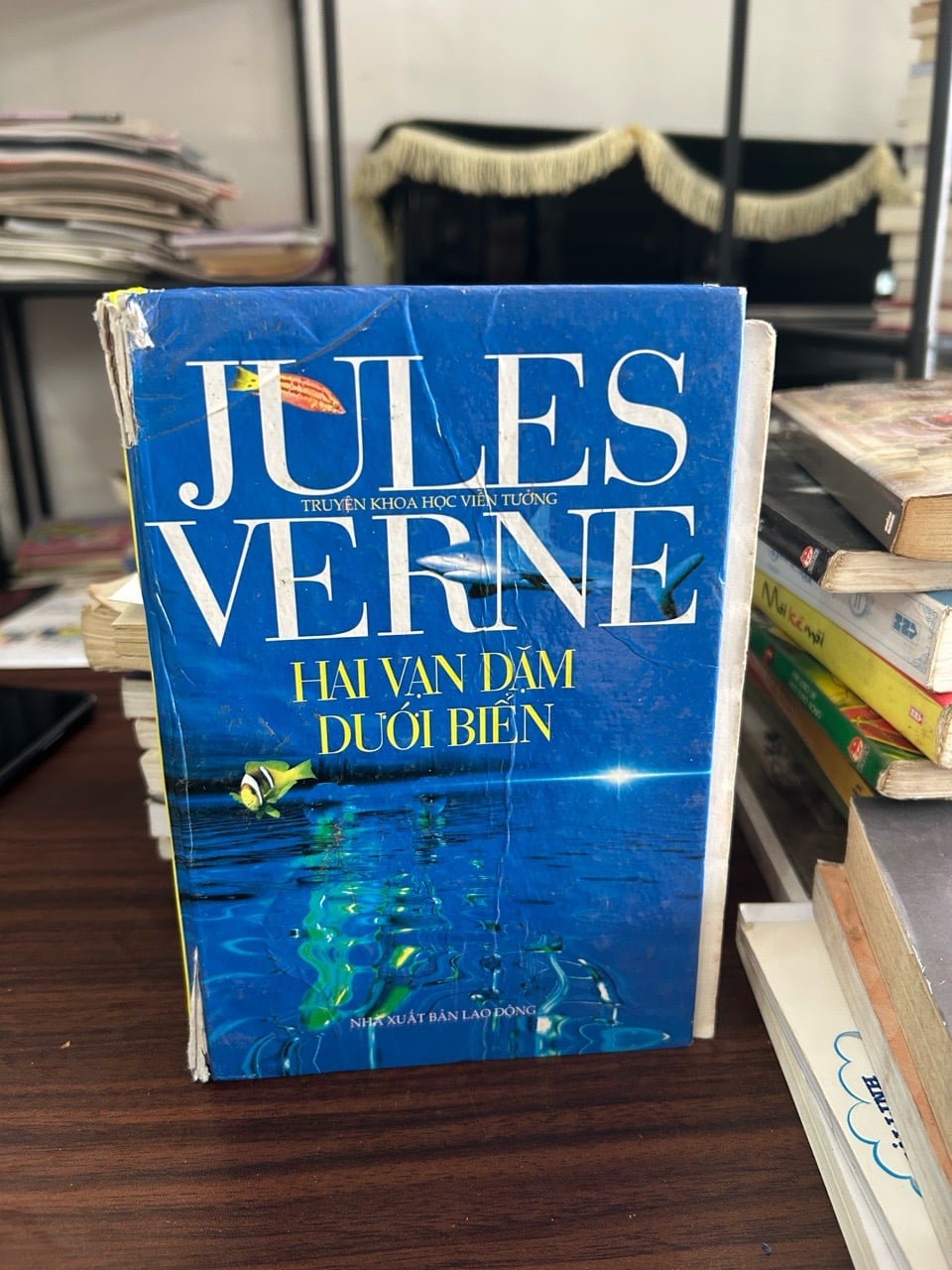 Hai vạn dặm dưới biển- Jules Verne