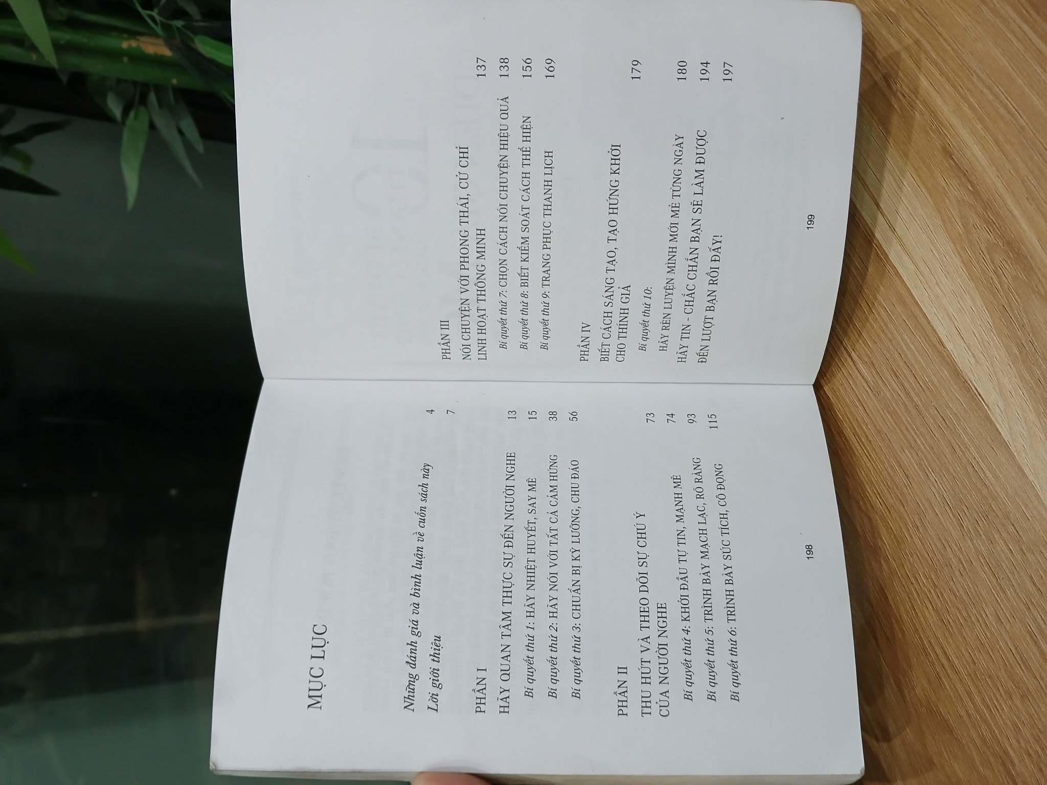 10 Bí Quyết Thành Công Của Những Diễn Giả Tài Năng Nhất Thế Giới - Carmine Gallo