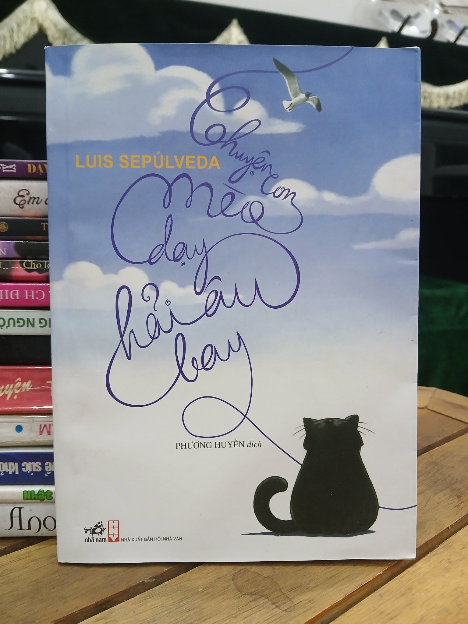 Chuyện con mèo dạy hải âu bay — Luis Sepúlveda