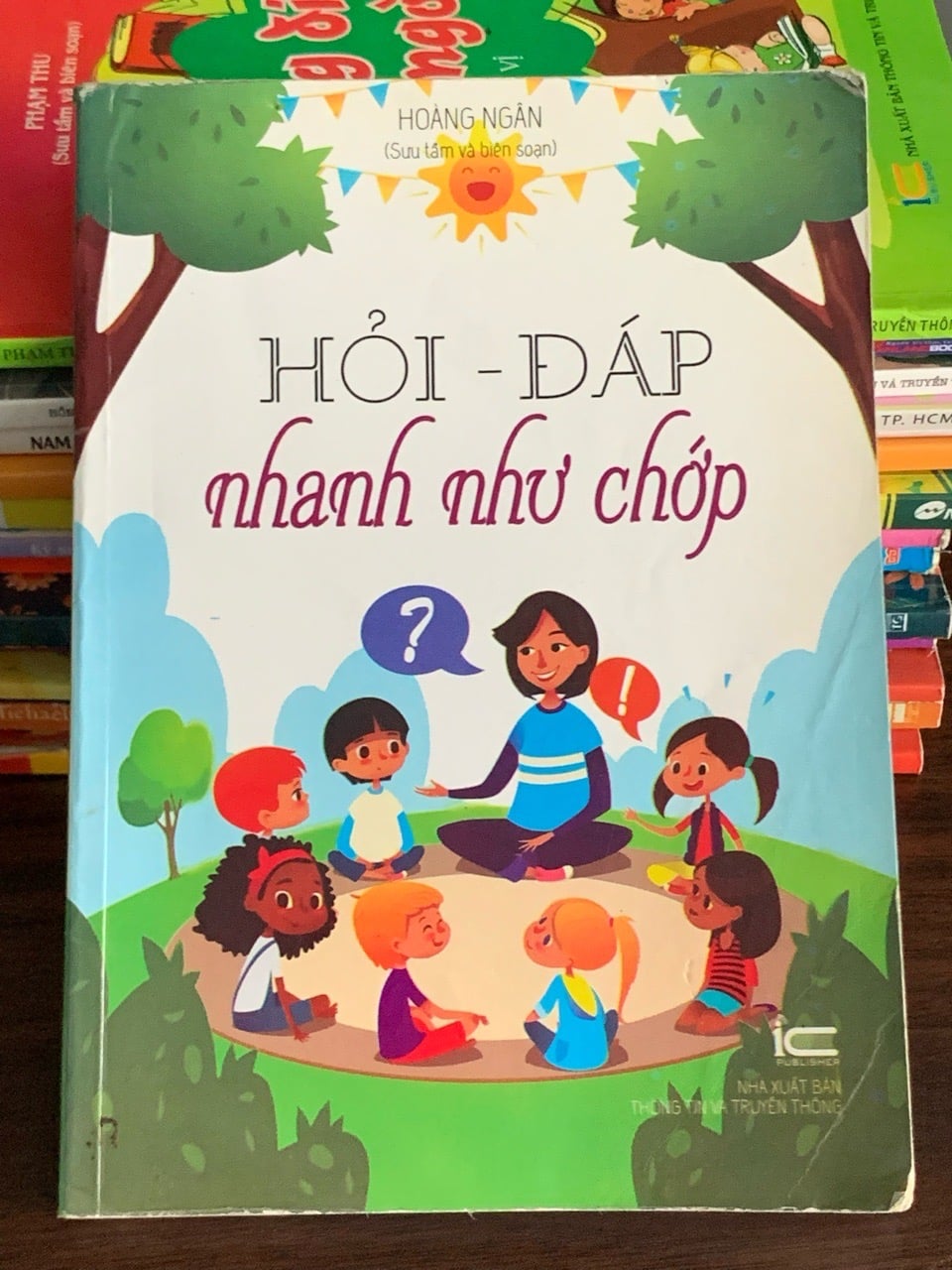 Hỏi – Đáp nhanh như chớp – Hoàng Ngân (sưu tầm & biên soạn)