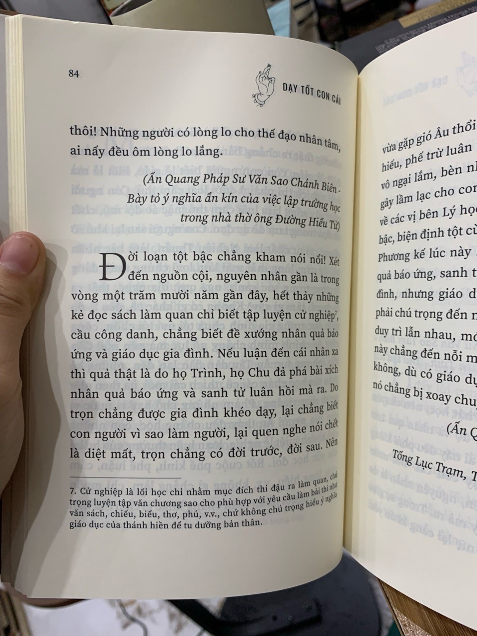 việc quan trọng nhất của đời người là dạy tốt con trai