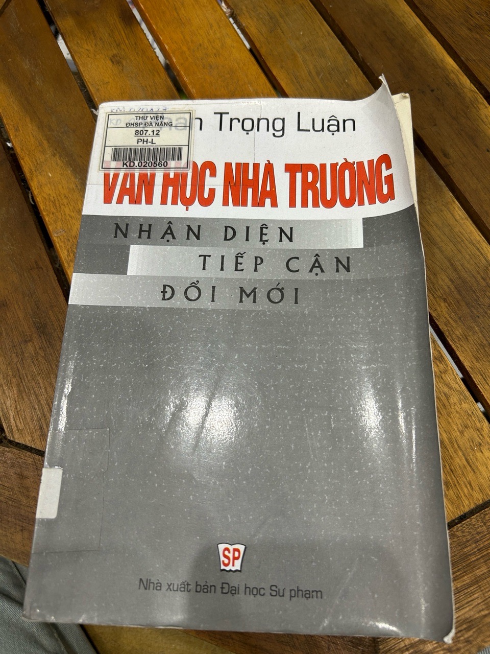 Văn học nhà trường – Nhận diện, tiếp cận, đổi mới – Phan Trọng Luận