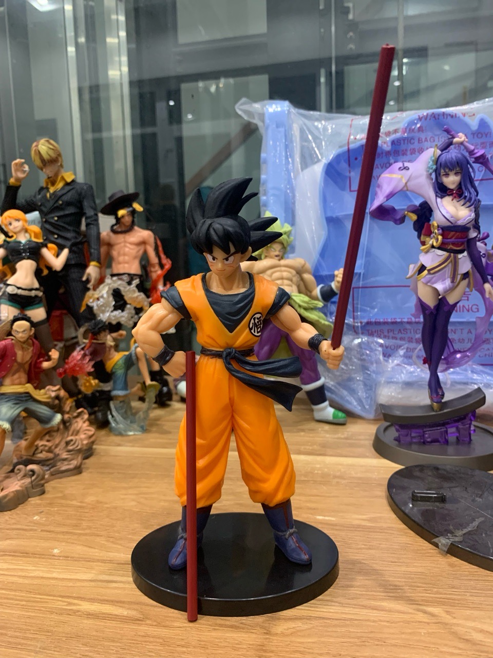 Mô hình Son Goku cầm gậy Như Ý - Tượng tĩnh trang trí Dragon Ball (Không Hộp)