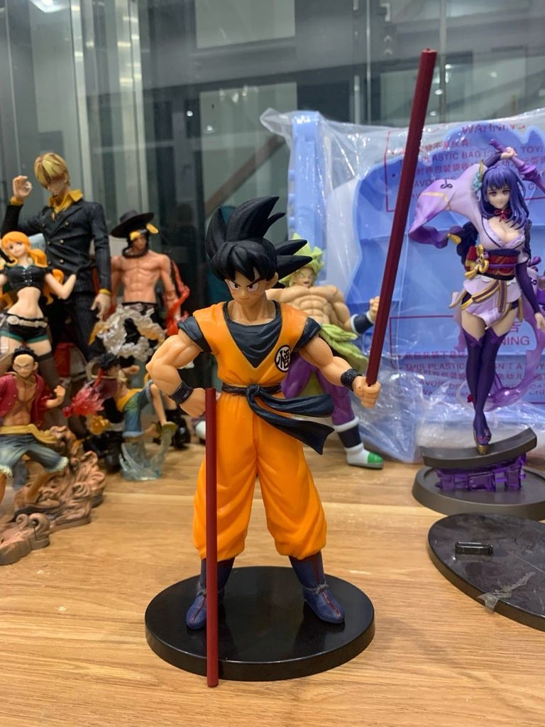 Mô hình Son Goku cầm gậy Như Ý - Tượng tĩnh trang trí Dragon Ball (Không Hộp)